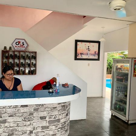 Hostal Las Velas Hotel Manta Buitenkant foto