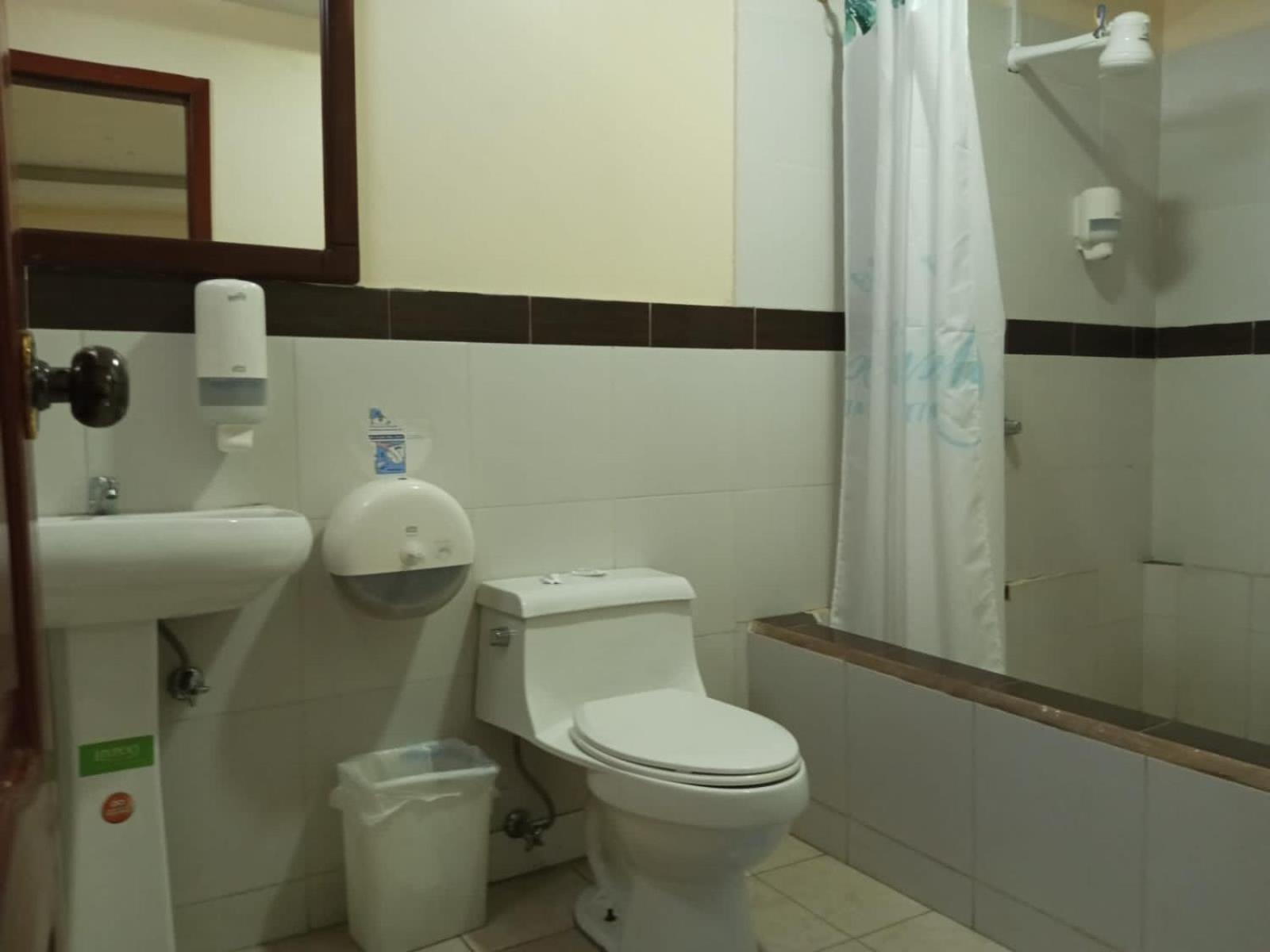 Hostal Las Velas Hotel Manta Buitenkant foto