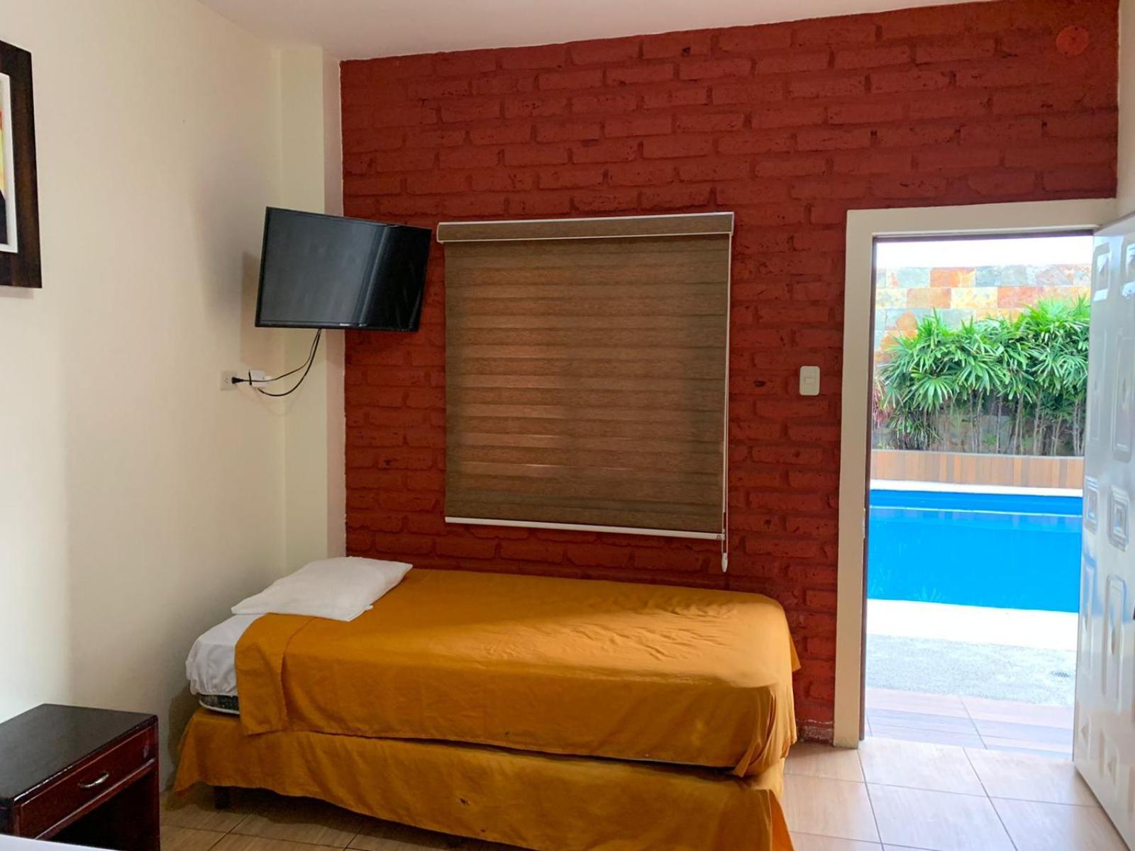 Hostal Las Velas Hotel Manta Buitenkant foto
